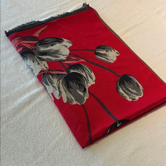 NWOT Floral Gray, Black & Red Wrap/Scarf - Picture 3 of 5